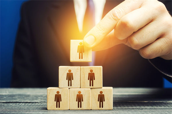 组织规划管理咨询：品牌月饼被指涂改日期后销售